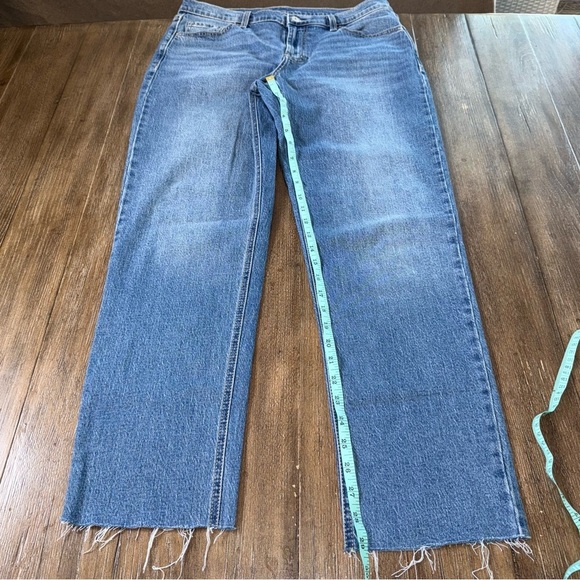 Old Navy Mid Rise Boyfriend Jean 6 Light Blue Straight Leg - Picture 8 of 10